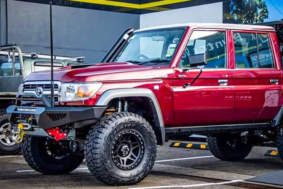 Offroad Animal Rock Sliders for LC79, LC78